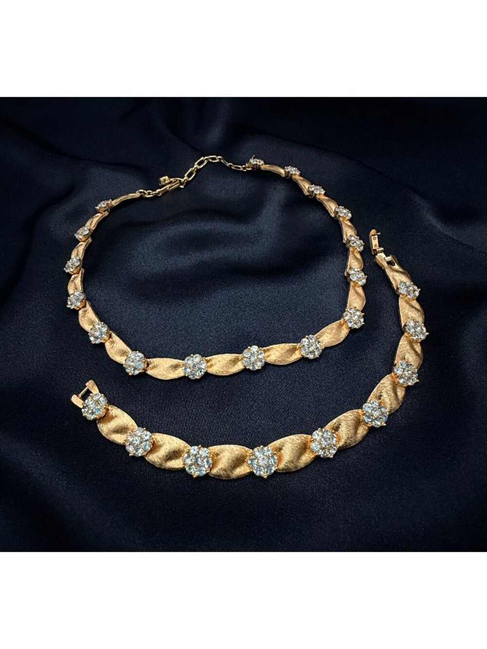 Vintage 1960s Iconic Trifari Choker & Bracelet Set With Floral Rhinestone